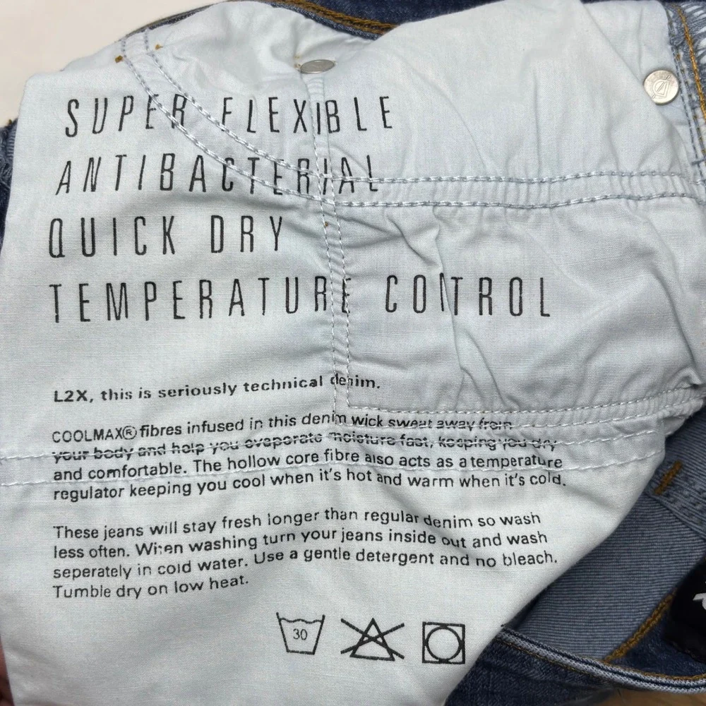 DUER L2X Slim Fit Jeans 30x30.5 Medium Wash Stretch Coolmax Denim